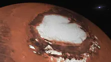 Марсианският лед е прашен, може потенциално да се разтопи