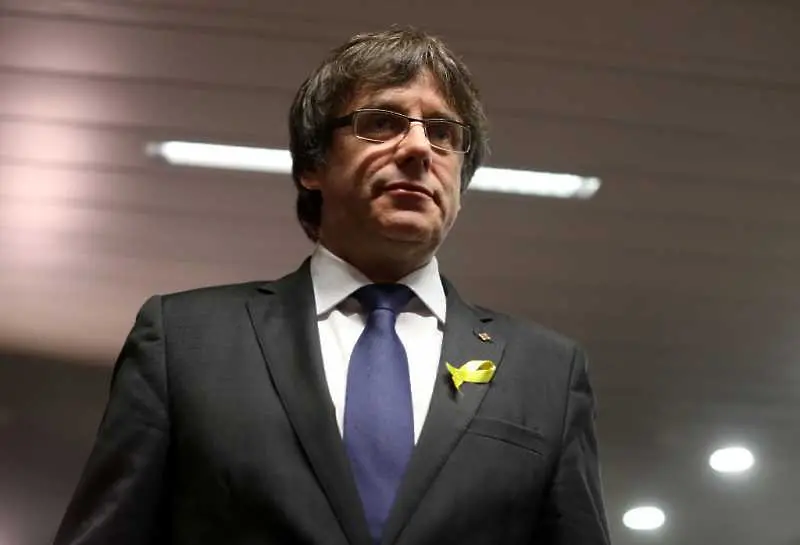 Бившият премиер на Каталуния Карлес Пучдемон обяви, че се връща в Белгия