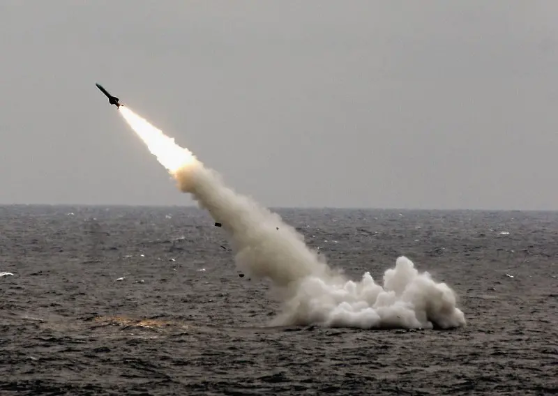 Северна Корея е изстреляла ракета от подводница