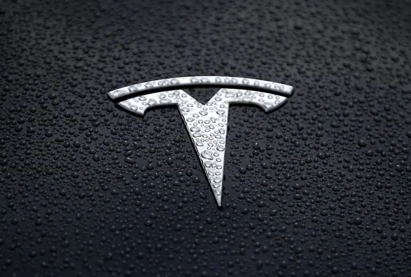 Китайска фирма ще доставя литий за батериите на Tesla
