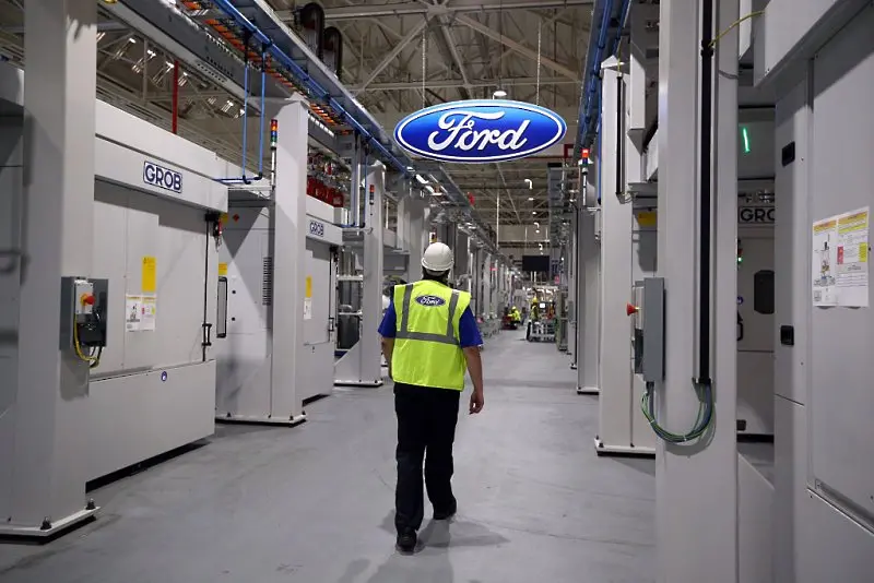Ford въвежда задължителна ваксинация за служителите си в САЩ