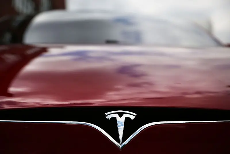 Колко пари щяхте да имате, ако бяхте инвестирали в Tesla преди десет години?