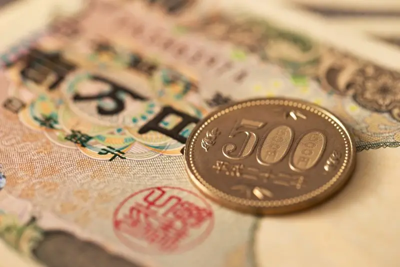 Япония пуска на пазара нова монета от 500 йени за първи път от 20 години