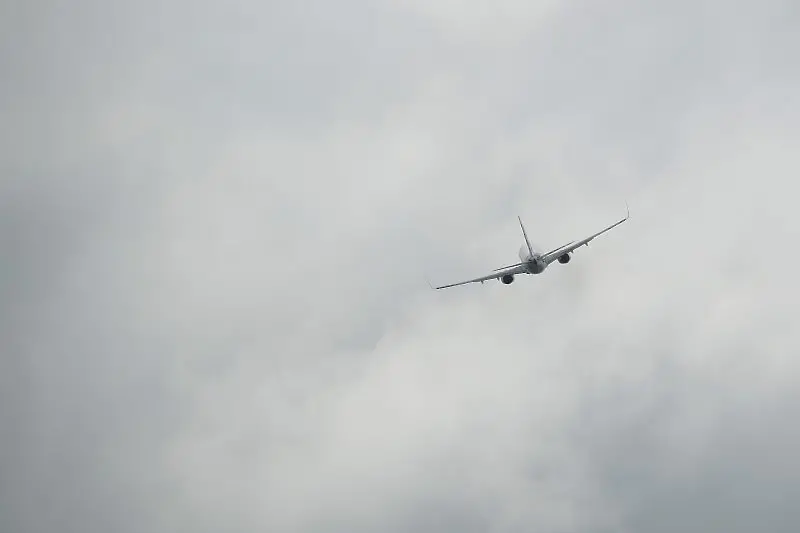 Шпионски самолет над Черно море промени траектория на граждански полет