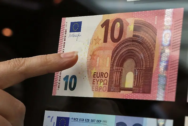 Сменят изцяло облика на евробанкнотите до 2024 г.