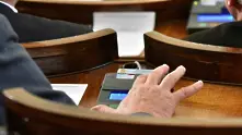 Депутатите гласуваха нов срок на мораториума върху цените на тока, парното и водата