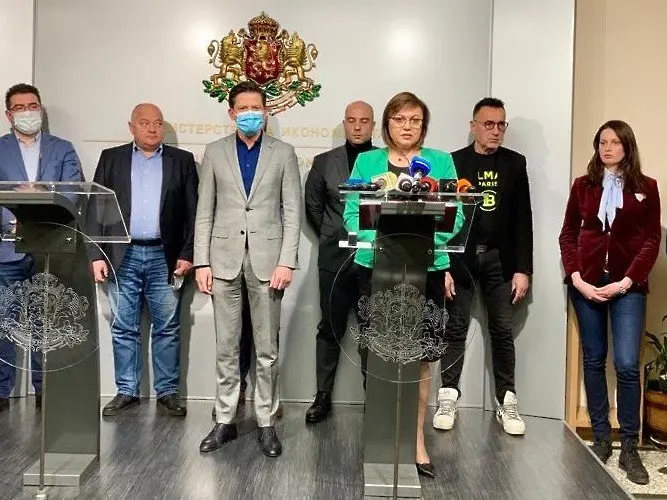 Нинова: Издадохме заповедите за забрана на увеличаването на цените от мобилните оператори