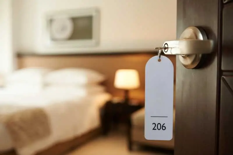 Близо две трети от хотелиерите отчитат спад в приходите през ноември