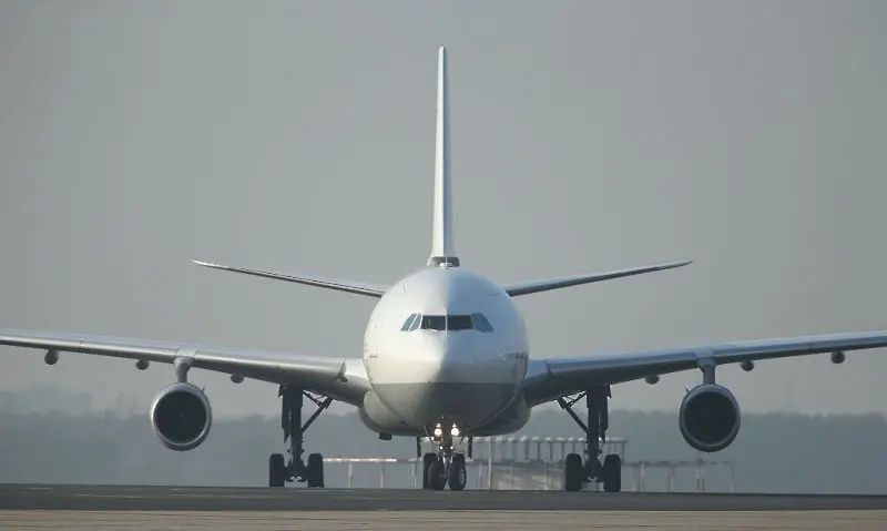 Правило на Европейската комисия кара авиокомпаниите да извършват почти празни полети