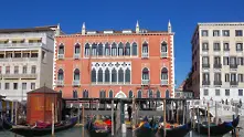 Бил Гейтс купи най-елегантния и исторически за Венеция хотел „Даниели”