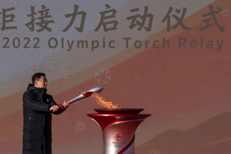 Стартира щафетата с олимпийския огън в Пекин. За пръв път в нея ще участват и машини