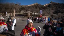 Джеки Чан се включи в щафетата на олимпийския огън