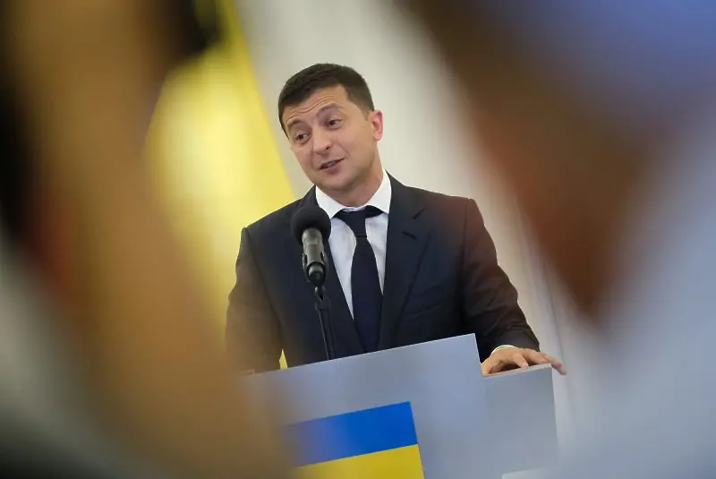 Зеленски отново поиска затваряне на украинското небе и бойни самолети