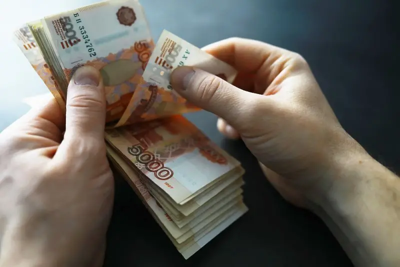 Западът поема валутния риск при търговия в рубли  