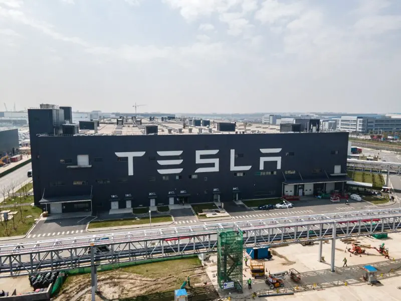 Tesla е изнесла едва 60 автомобила от Китай на фона на силното местно търсене