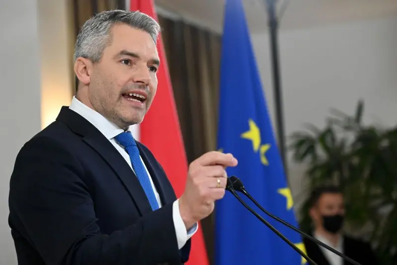 Австрийският канцлер: OMV ще продължи да плаща за доставките на газ от Русия в евро