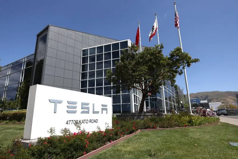 Tesla изненада Уолстрийт с ново рекордно тримесечие