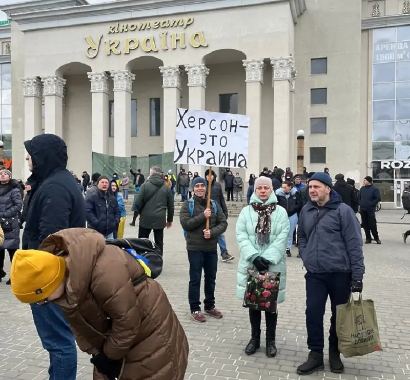 Окупираният Херсон се опасява от руски планове за фиктивен референдум