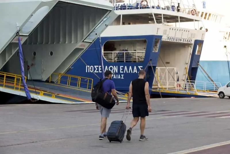 Фериботите в Гърция няма да се движат на 1 май