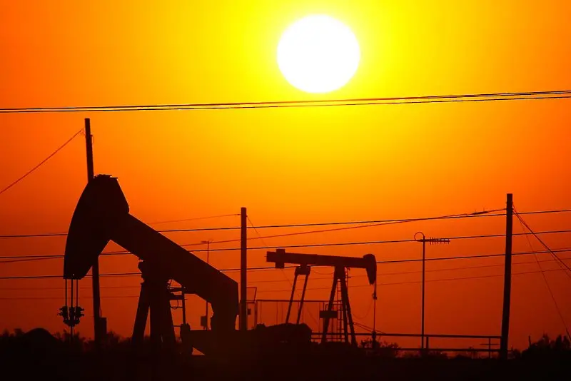 Прибирането на печалби смъкна цените на петрола