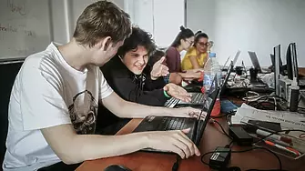 Отворен е приемът за лятната ученическа “IT работилница” на Немечек България