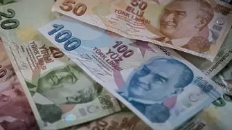 Повишиха с 30% минималната заплата в Турция