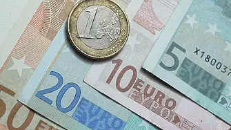 Еврото е все по-близо до паритет с долара
