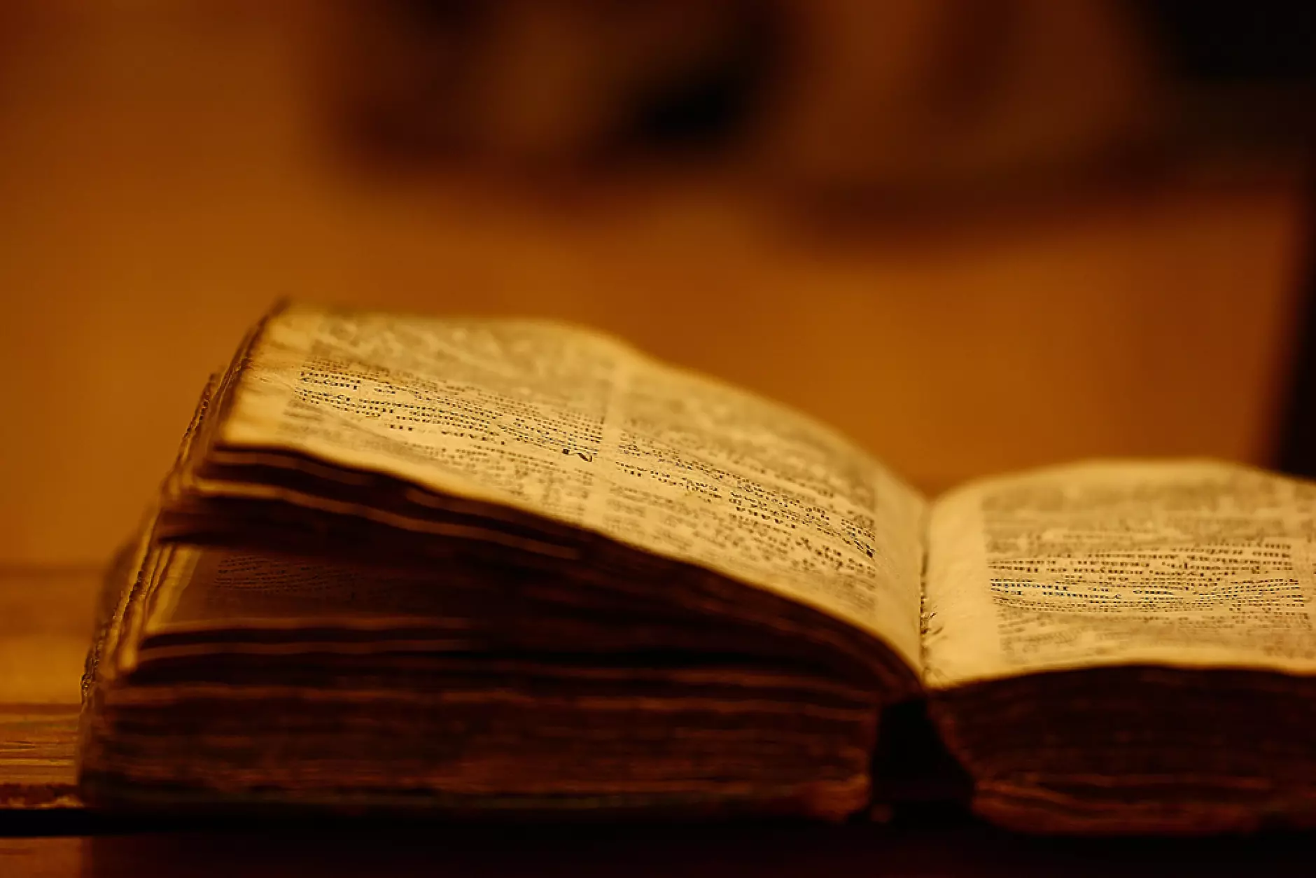 Музей във Вашингтон върна 10-вековна библия на Гръцката православна църква 