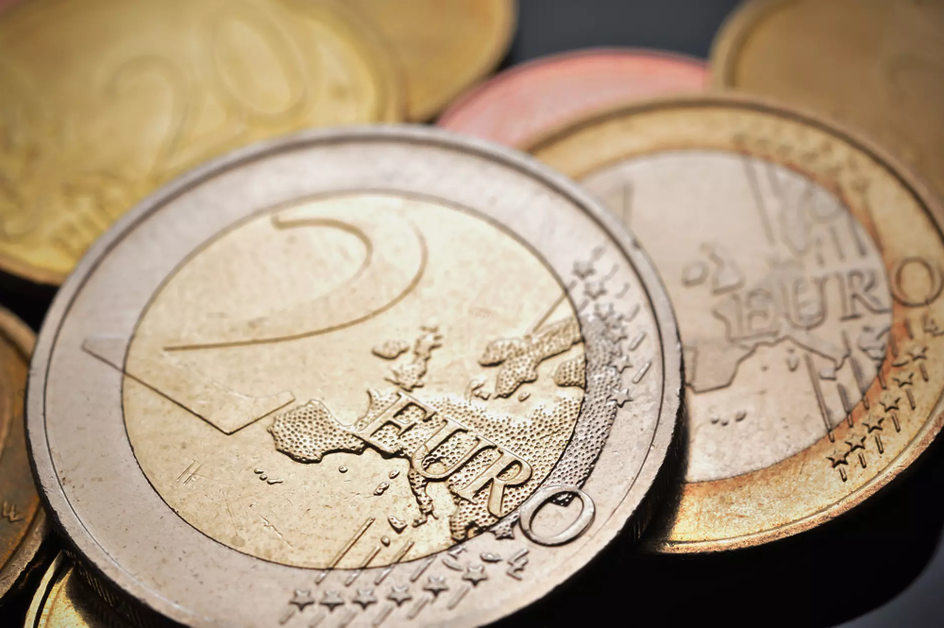 Грешка при изсичането на монета от две евро вдигна стойността й до 2000 евро