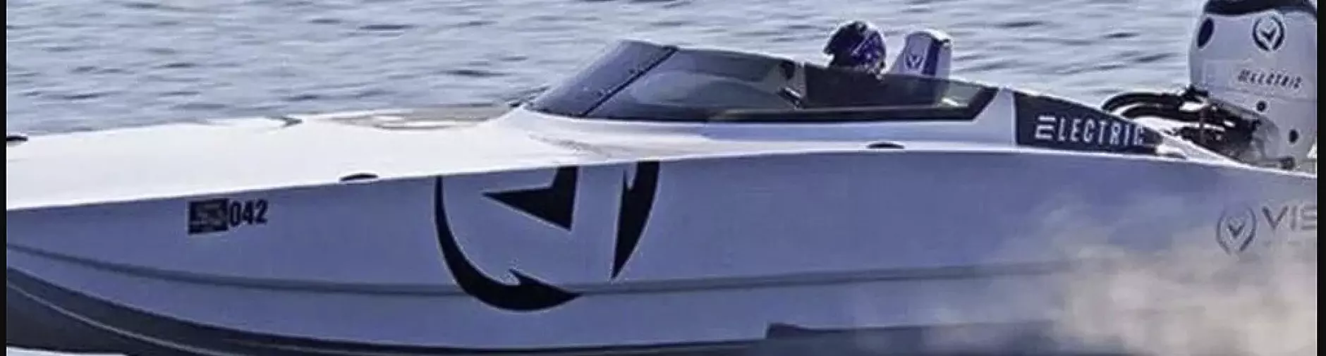 Vision Marine V32 е най-бързата електрическа състезателна лодка