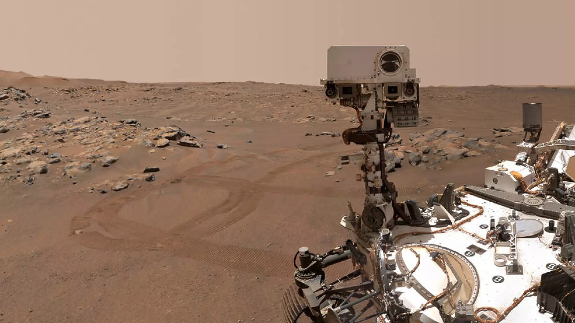 Марсоход направи най-добрата панорамна снимка от планетата с резолюция 2,5 млрд. пиксела 