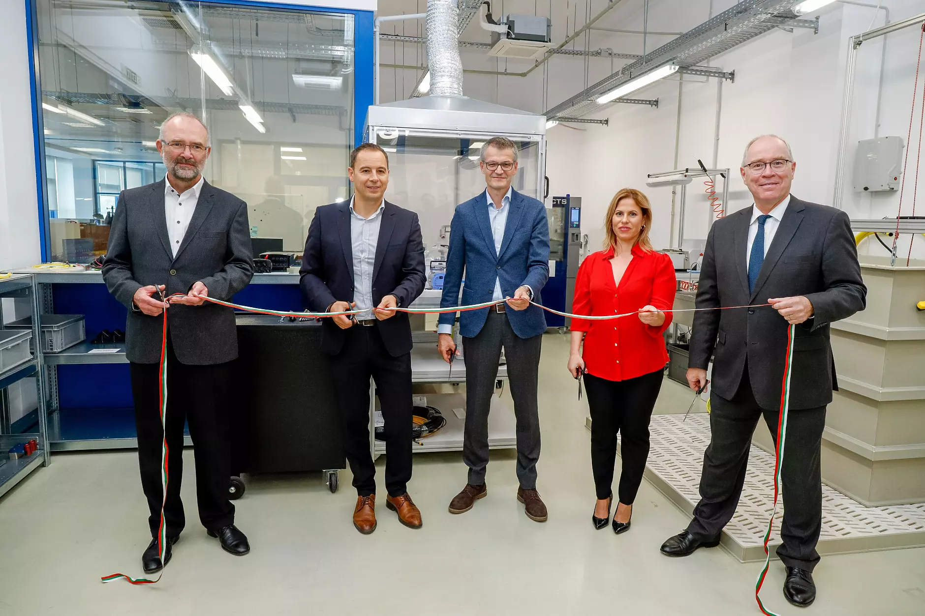 „R&М България Производство“ инвестира над 1 млн. лв. в нова лаборатория