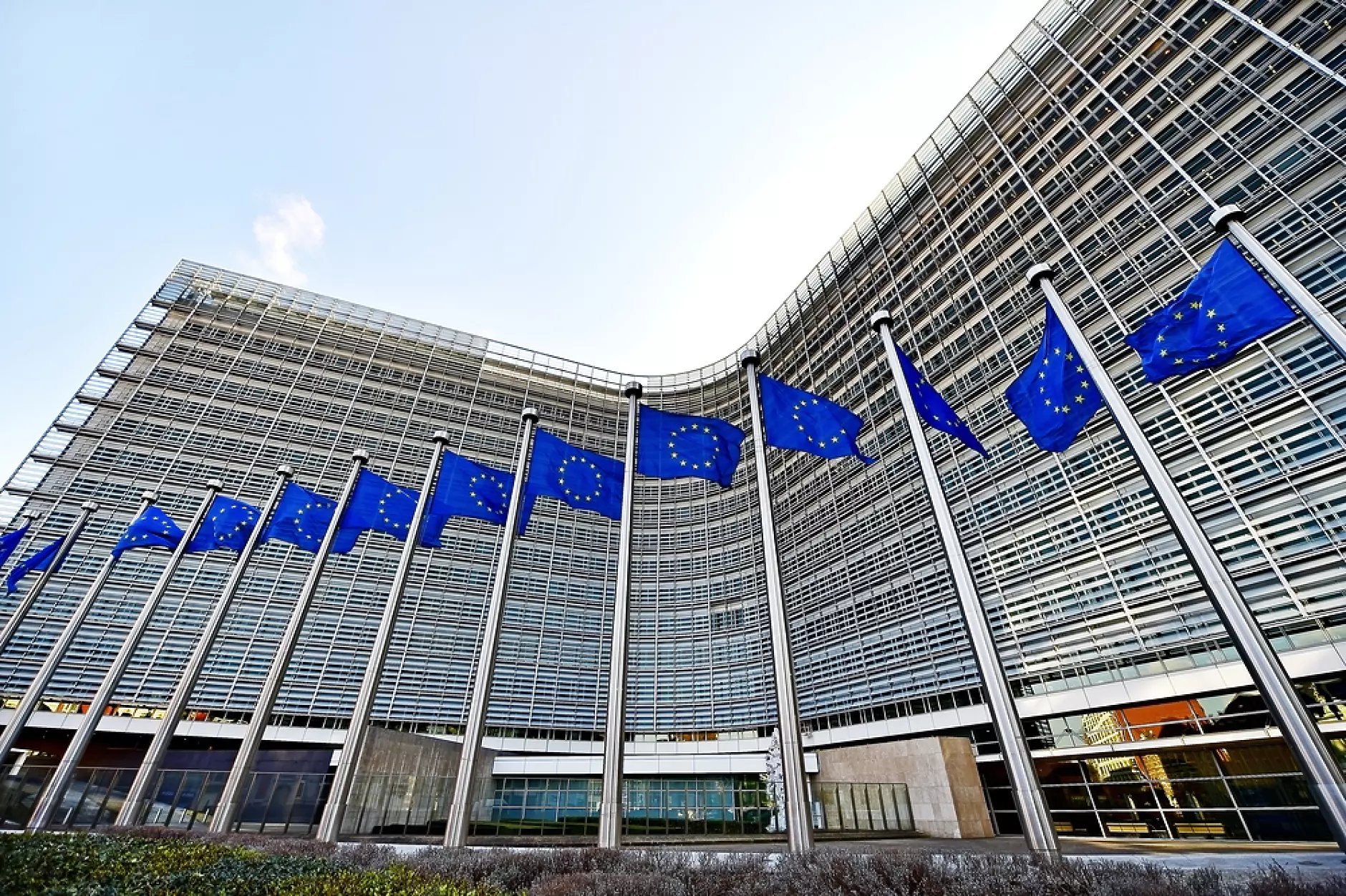 ЕС одобри осмия пакет антируски санкции. Какво включват новите мерки?