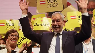Александър ван дер Белен печели втори президентски мандат в Австрия