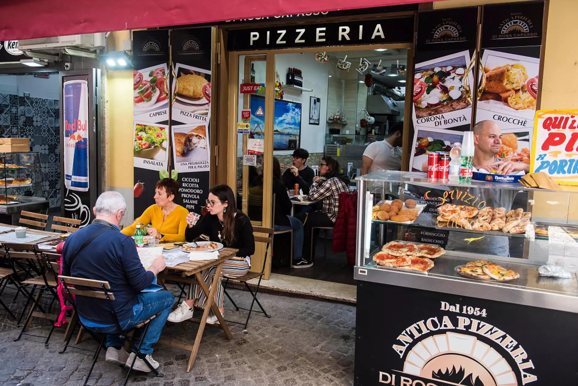Здравните власти в Неапол затвориха най-старата пицария в света