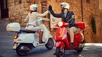 Софиянци преминават на мотоциклети и мотопеди