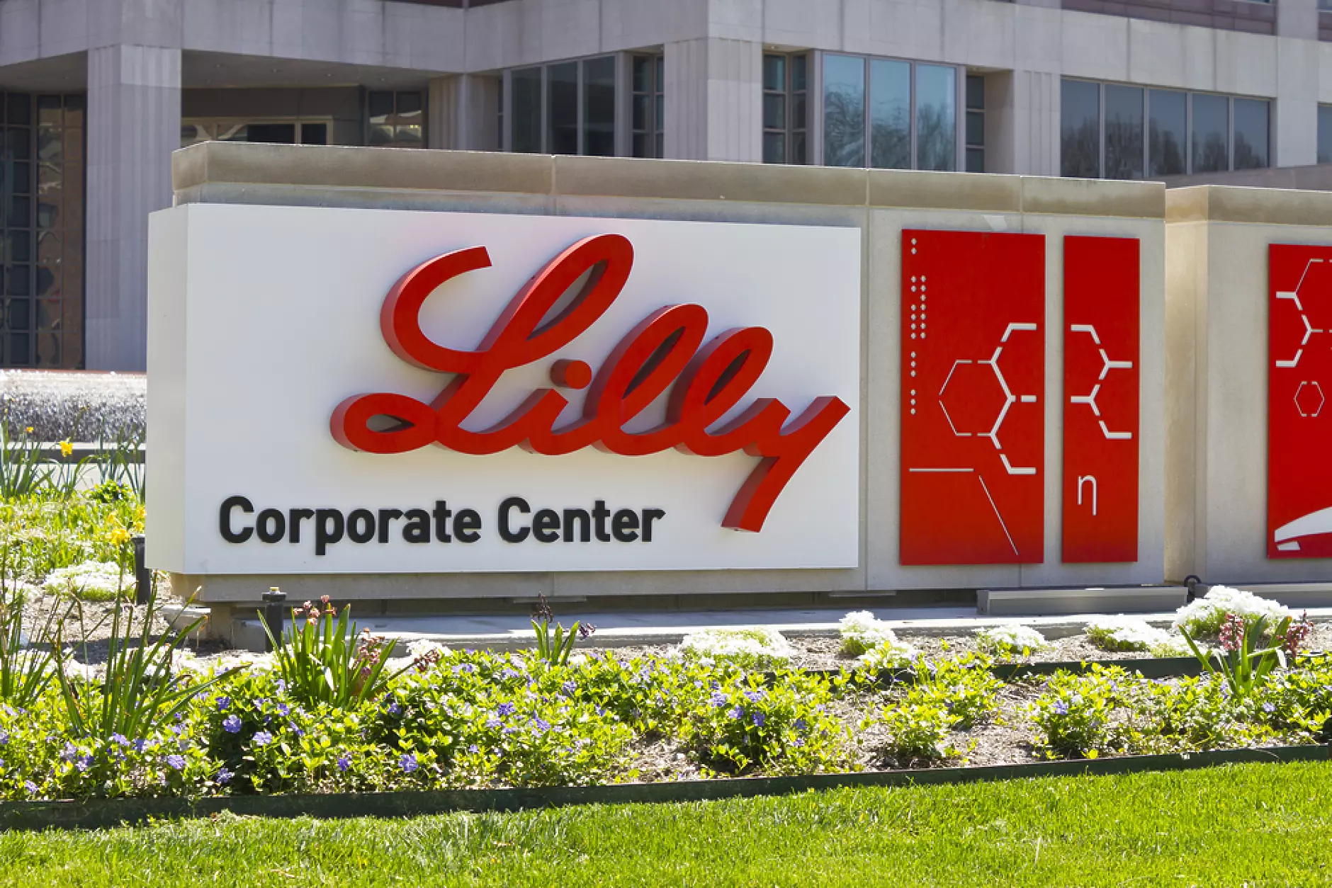 Не, инсулинът не е безплатен: Фармацевтичната компания Eli Lilly стана жертва на хаоса в Twitter