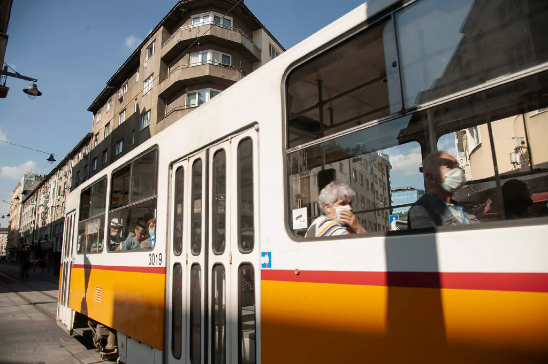 Глобяват с близо 1 млн. лв. фирмата, забавила ремонта на трамвайното трасе по бул. Цар Борис III