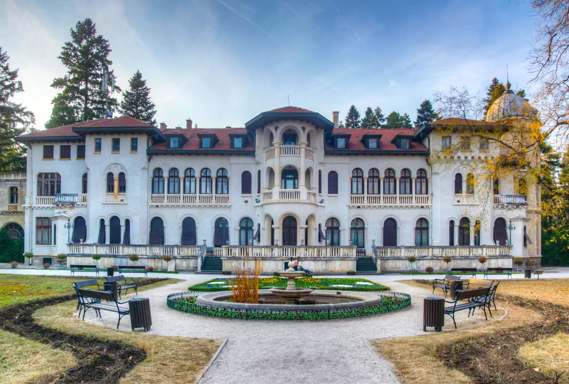 Симеон Сакскобургготски и сестра му окончателно са собственици на двореца „Врана“ и парка му