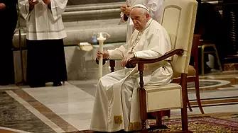 Папата заклейми войните на литургията си във Ватикана пред 10 000 души