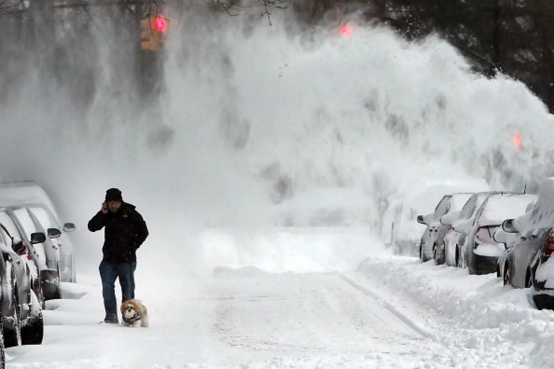 Свирепата зимна буря в САЩ остави стотици хиляди без ток и взе поне 18 жертви