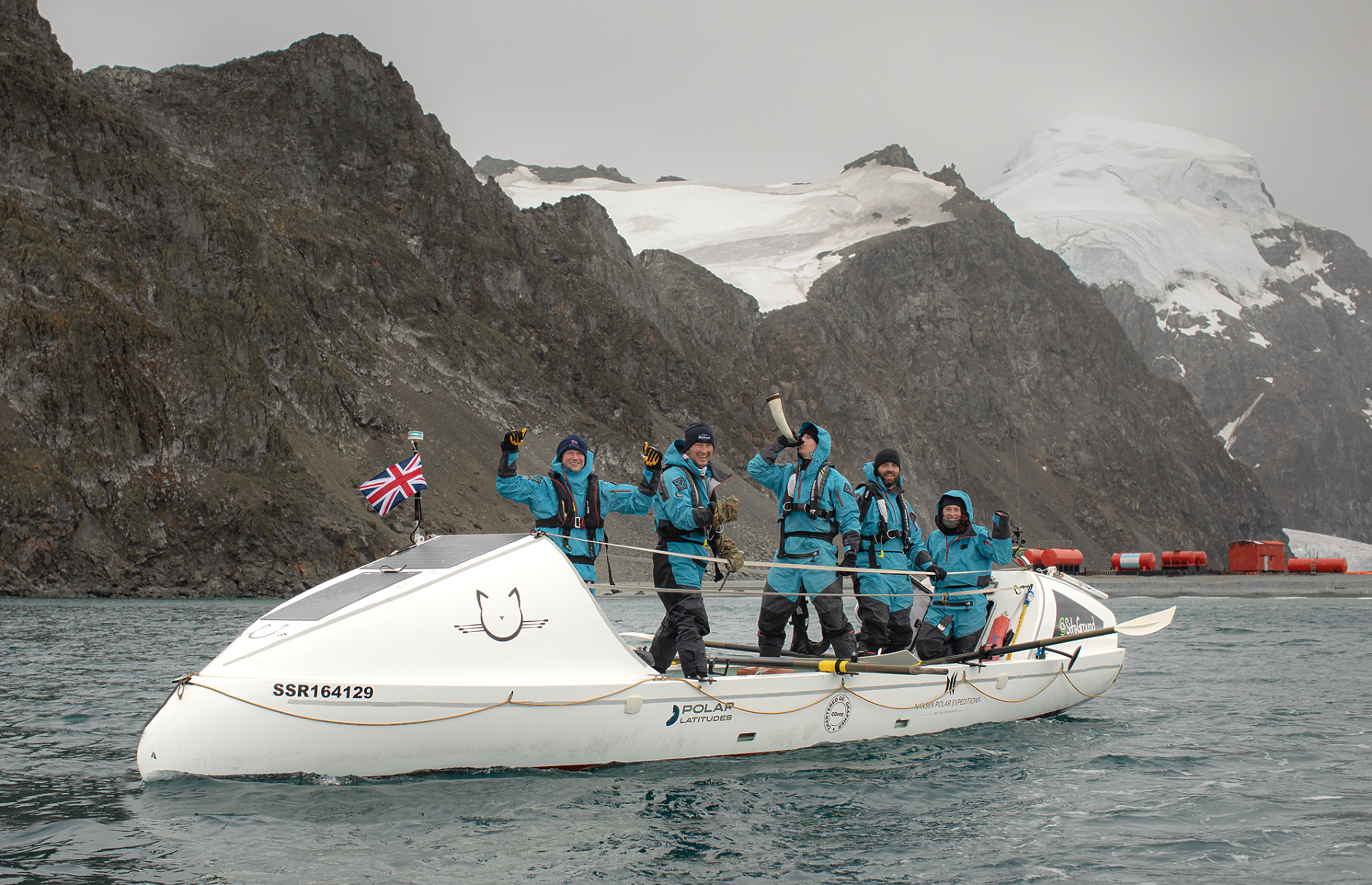 Шест рекорда на Гинес при първата в света океанска гребна експедиция от Антарктида 