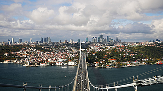 Турция ще изисква застраховки на корабите с петролни продукти, минаващи през Босфора