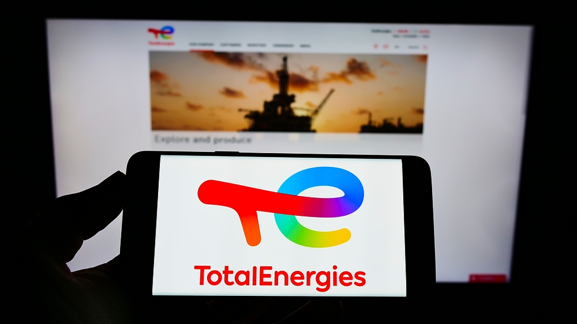 TotalEnergies  удължи с месец преговорите за сделка за  $27 млрд.