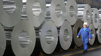 Канада забранява вноса на алуминий и стомана от Русия