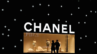 Chanel показва 200 архивни тоалета на шоу в Лондон