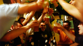 Амстердам започна кампания срещу пиянските уикенди на млади британци