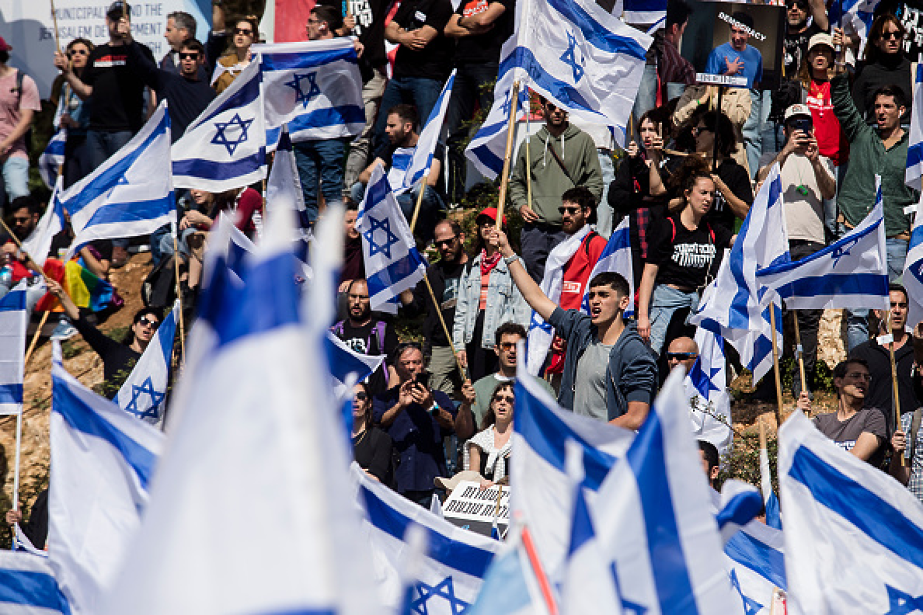 Стотици хиляди хора отново излязоха на улицата срещу съдебната реформа в Израел
