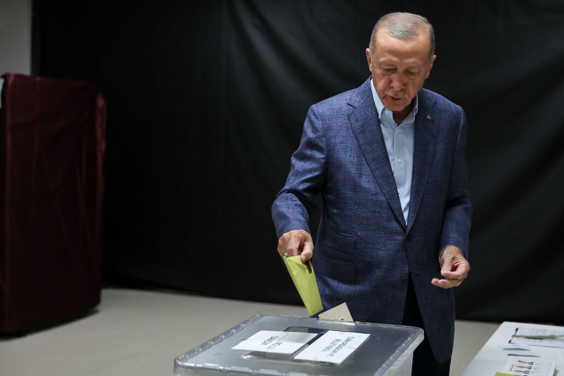  При 21,33% обработени бюлетини: Ердоган води на президентските избори в Турция