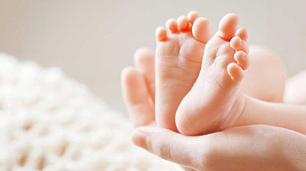 Първо бебе с ДНК от трима души се роди в Обединеното кралство